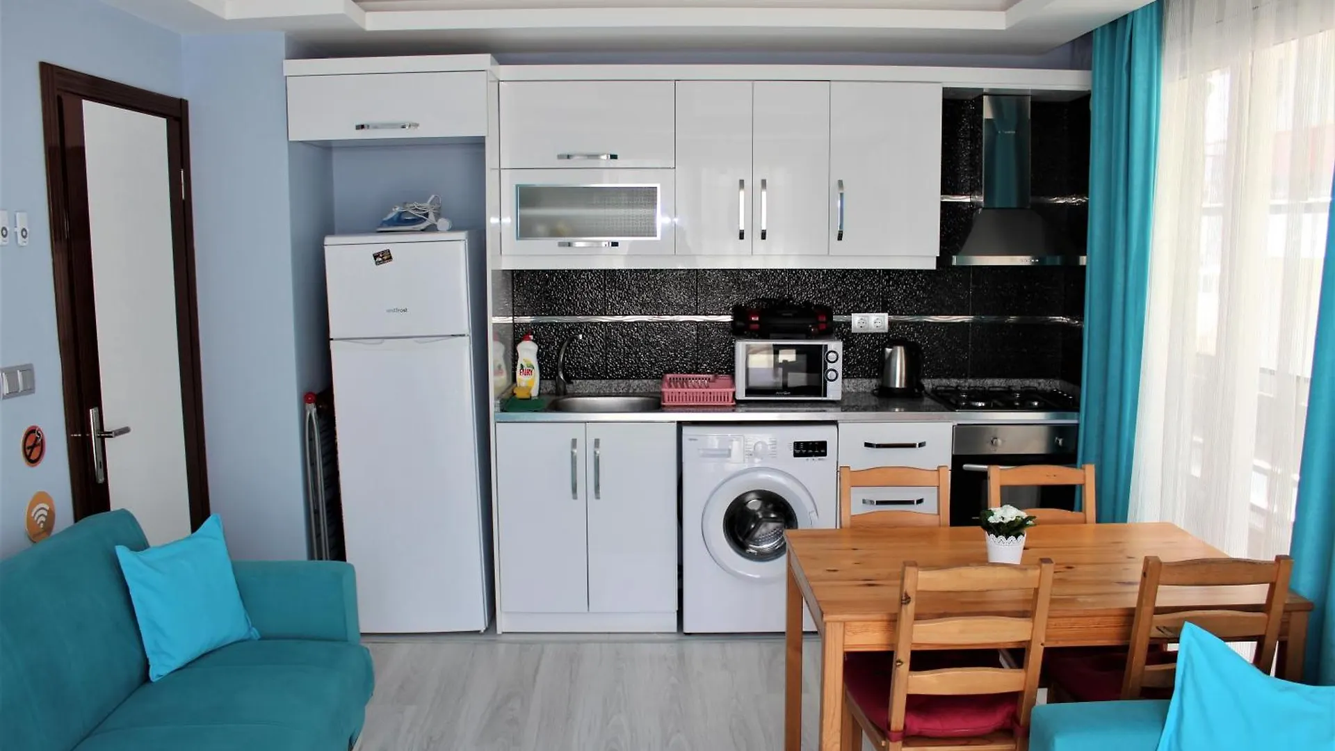 Mavi Restaurant & Apartments 1 Didim